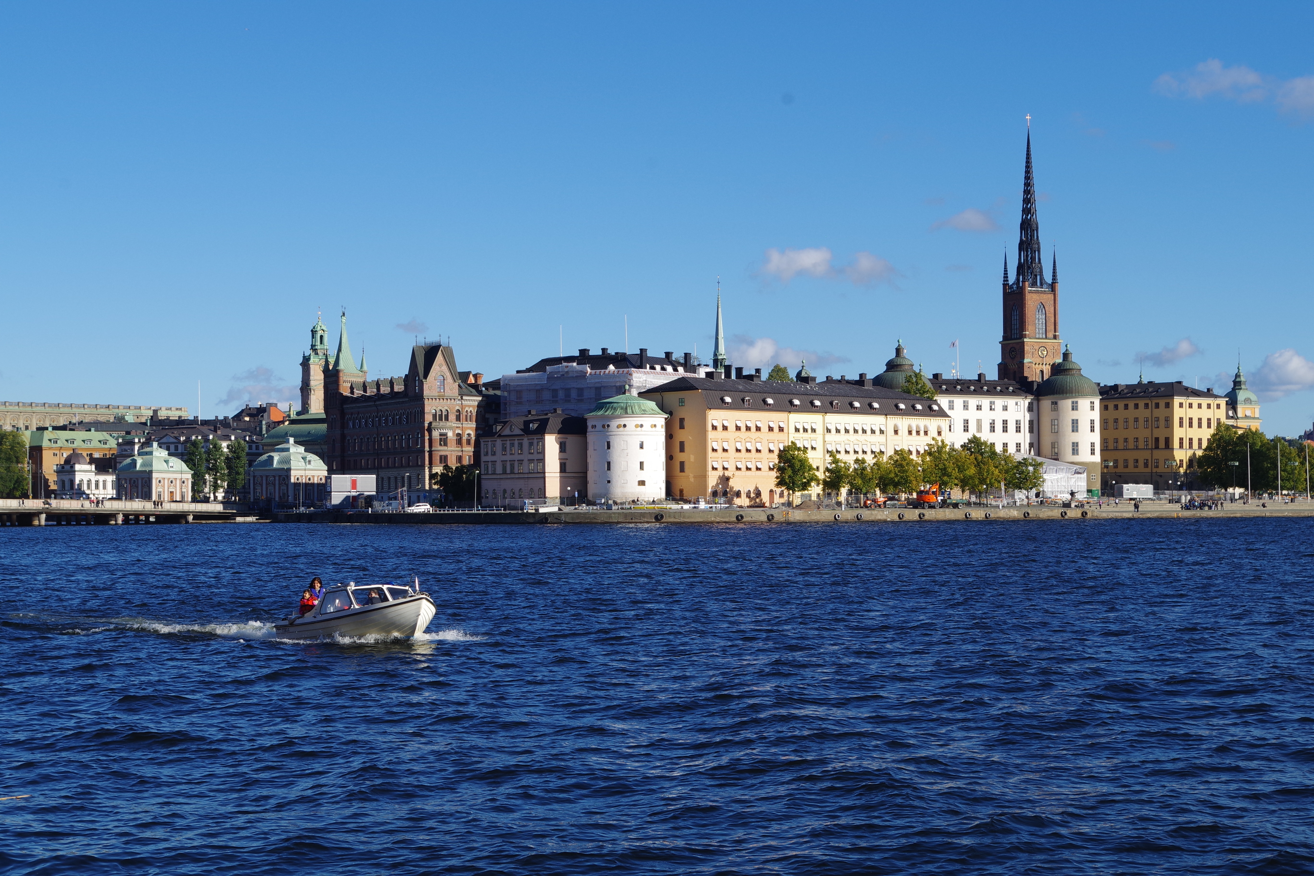 Стокгольм. Стокгольм остров Стадсхольмен. Стокгольм экономика Швеция. Швеция достопримечательности Стокгольма Астрид. Оскарсхамн Швеция.