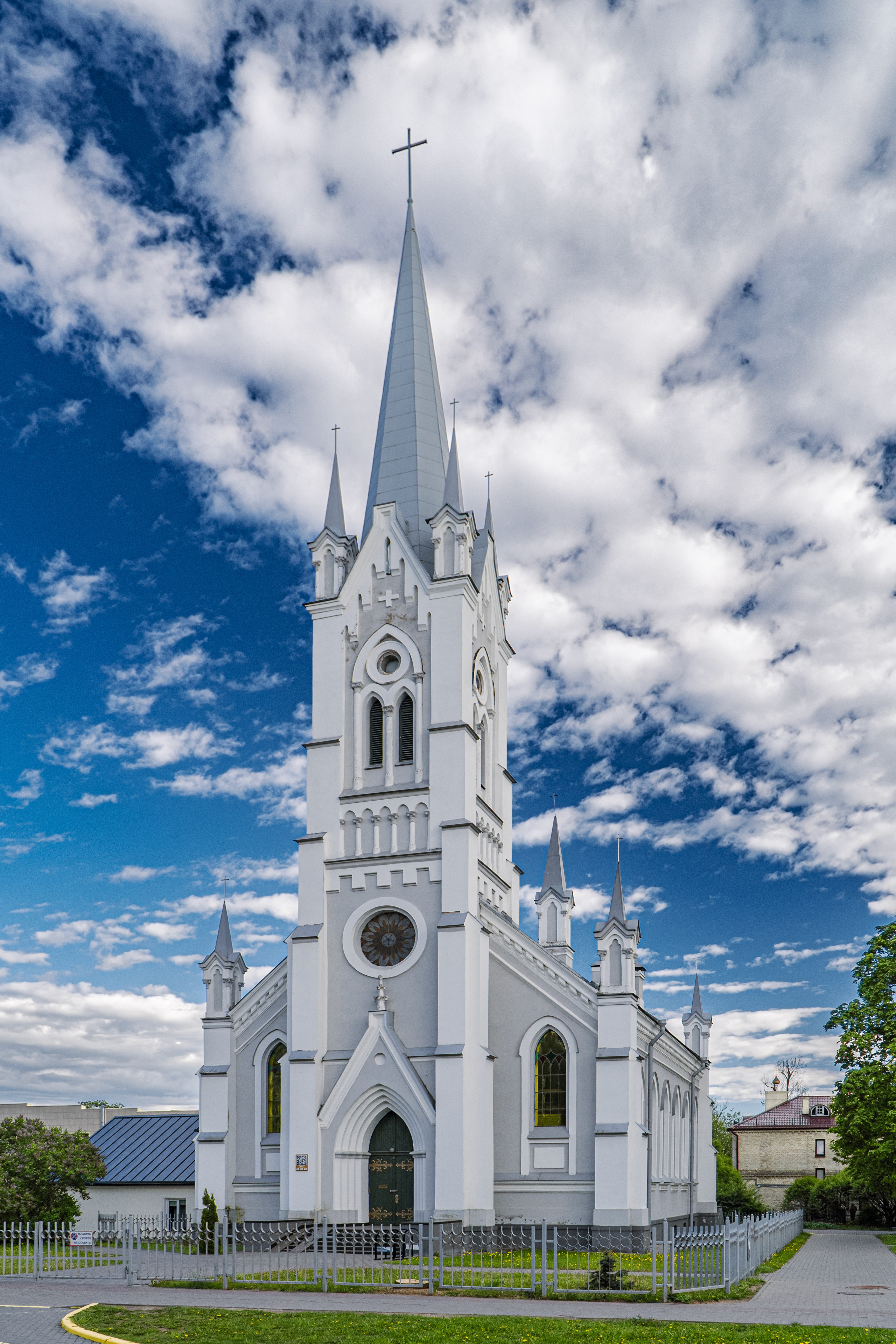 Фотография Церковь белоруссия башни Grodno город Облака 2560x3840