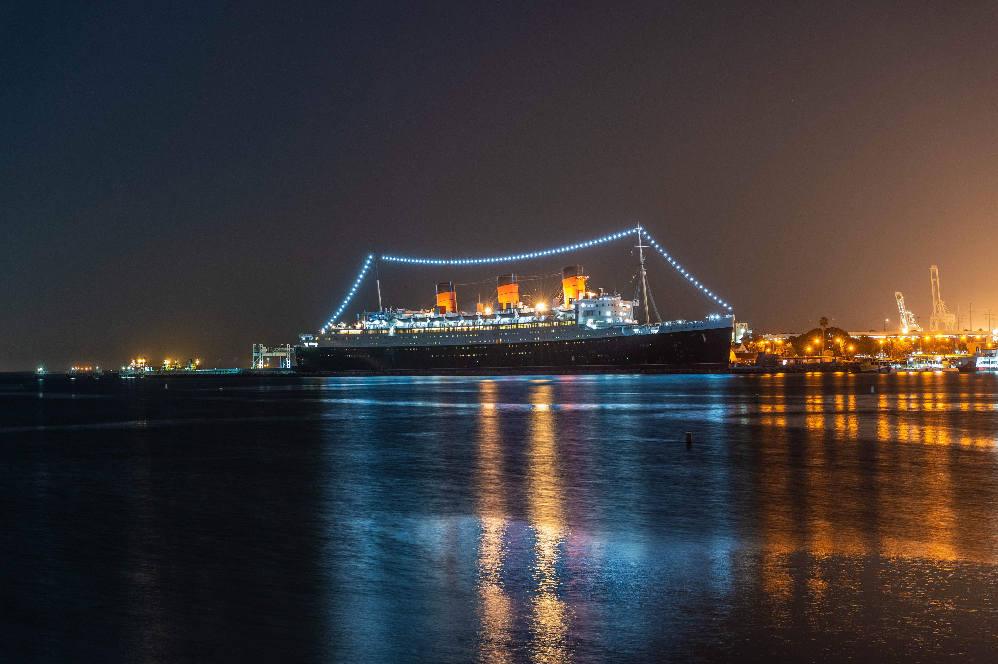 壁紙 3845x2560 アメリカ合衆国 船 クルーズ船 Queen Mary カリフォルニア州 湾 夜 クリスマスライト 自然 ダウンロード 写真