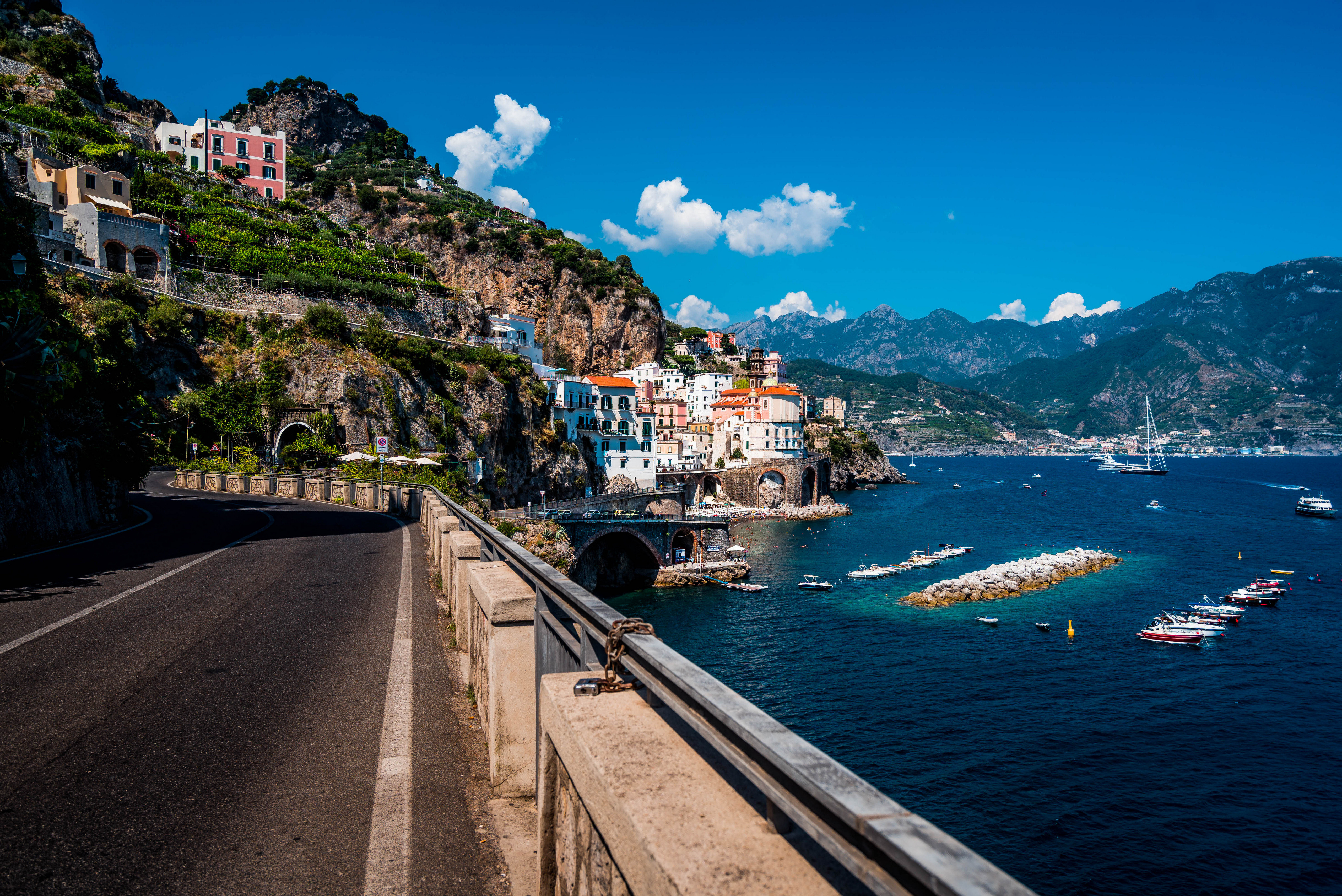 Картинки Италия Amalfi Горы Море Дома Города 5120x3418