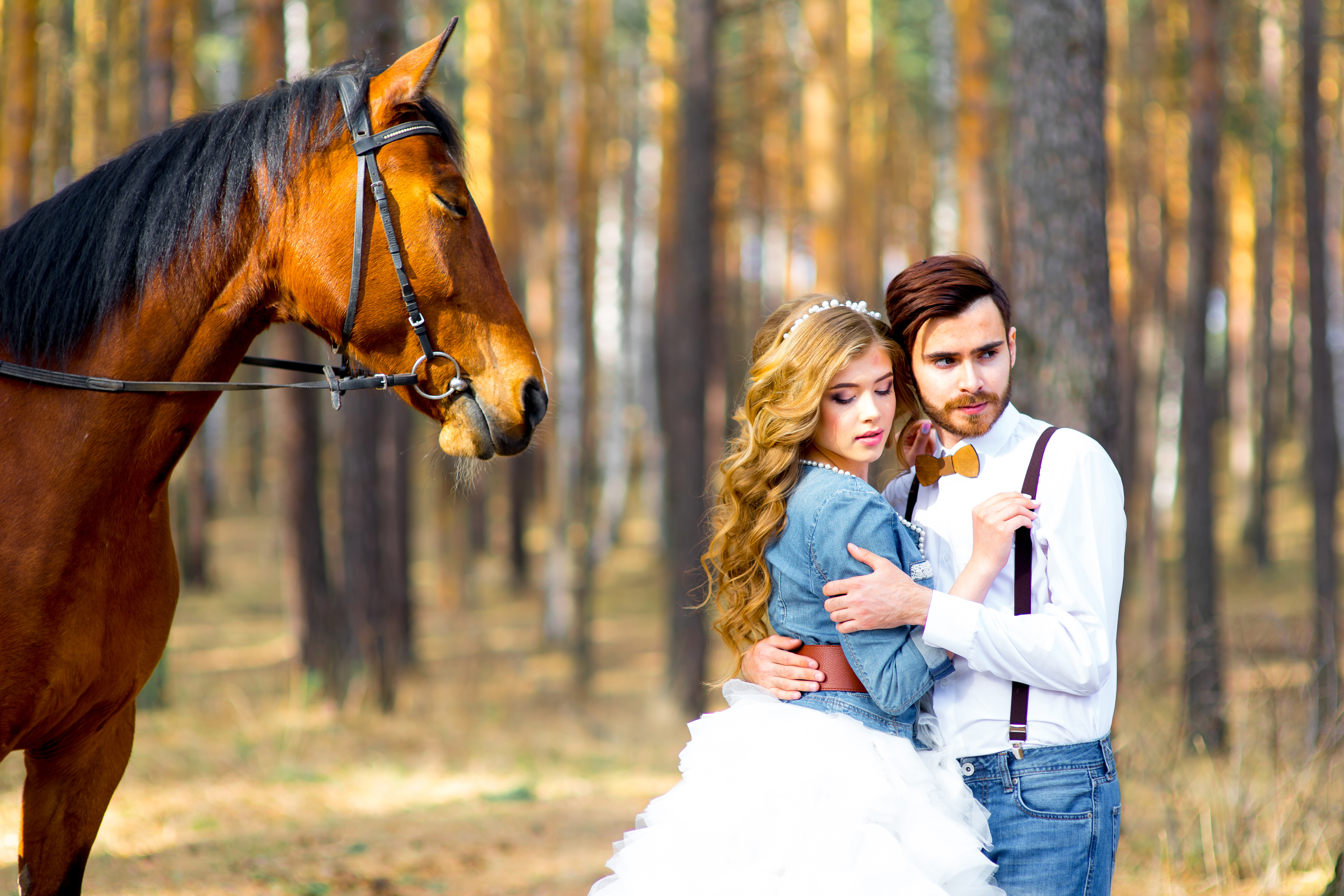 Конь жених. Фотосессия с лошадьми. Свадебная фотосессия с лошадьми. Фотосессия с лошадью летом. Фотосессия с лошадьми образы.