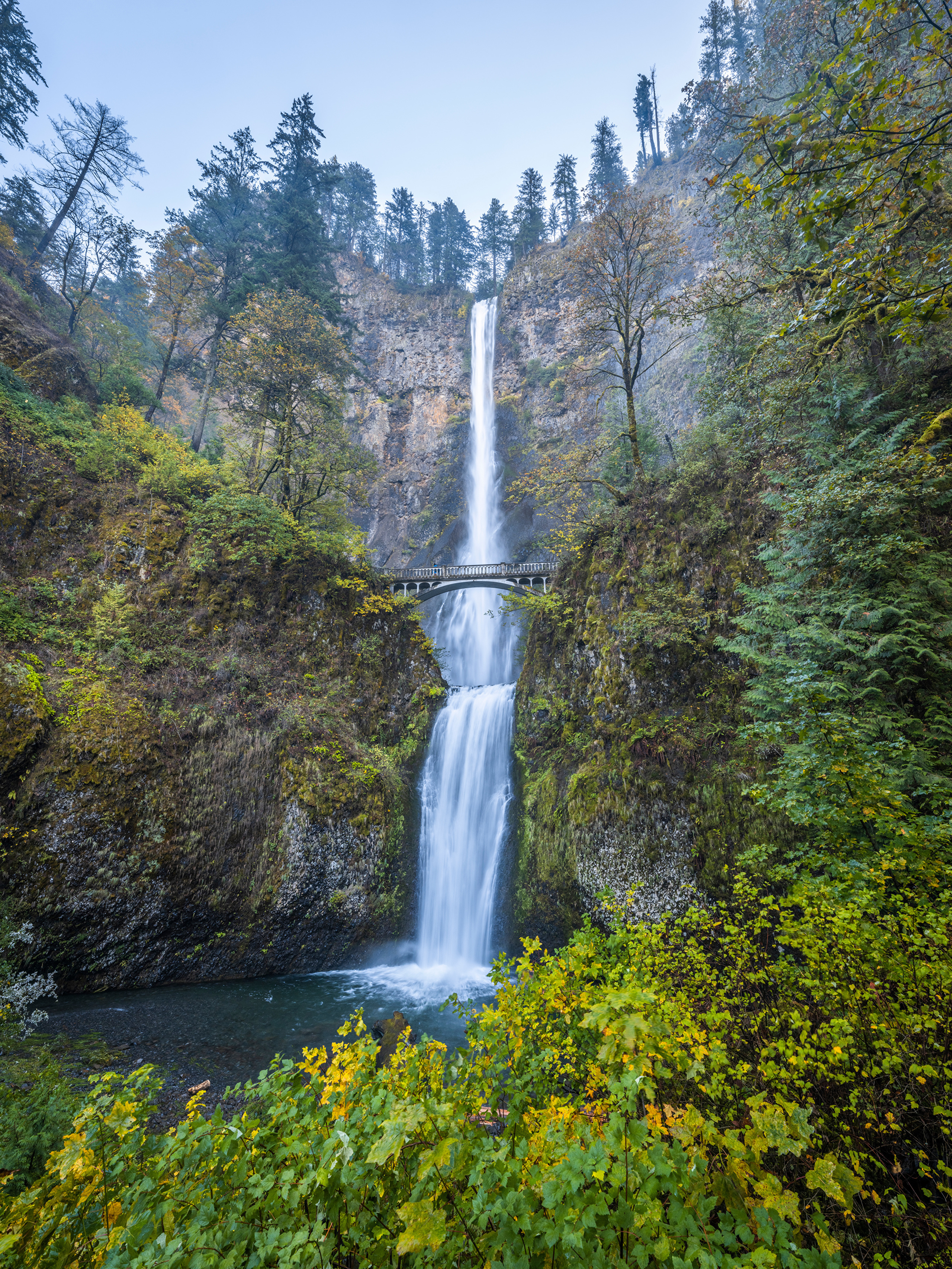 Фотография США Columbia river Горы скалы Природа Водопады 2560x3413