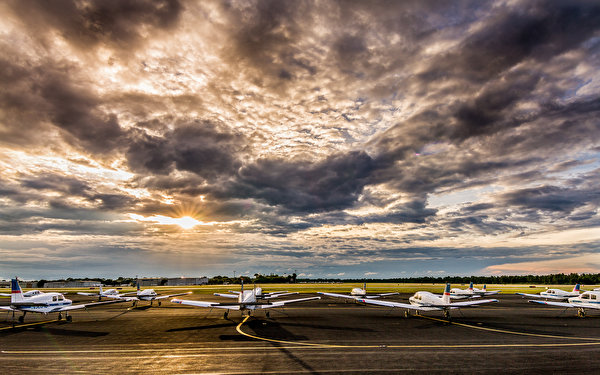 Hintergrundbilder Vereinigte Staaten Himmel Flugzeuge Florida Wolke Vero Beach Airport Luftfahrt