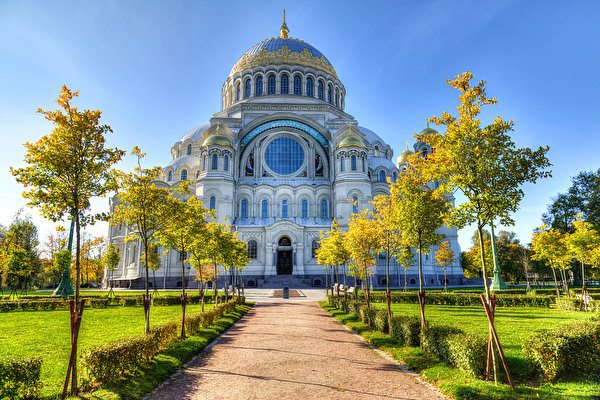 Fondos de escritorio Rusia San Petersburgo Templo Catedral Avenida árboles Kronstadt