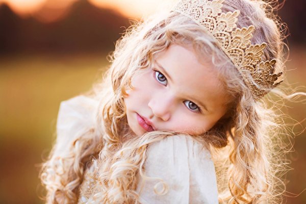 Photo Crown Face Staring Blonde girl Little girls Hair Cute Children