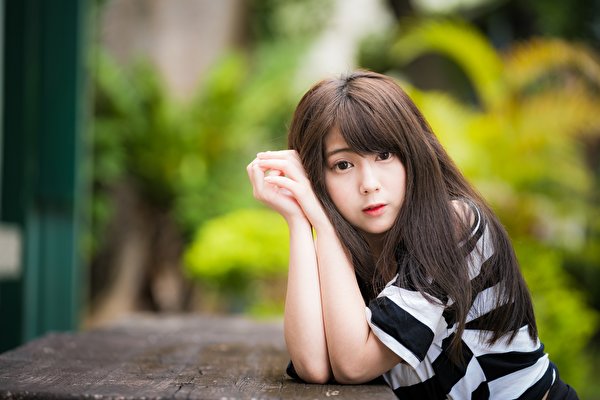 Images Brown Haired Bokeh Pretty Girls Asian Hands Staring 600x400 6987