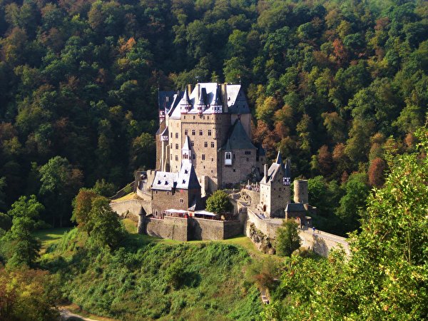 Tapety na pulpit Niemcy Elz Castle, Rhineland-Palatinate Zamek jesienne Miasta 600x450 Jesień miasto