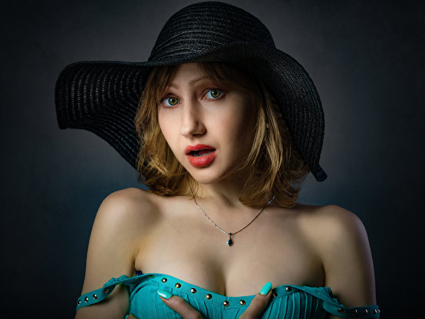 Foton Dasha, Nikolay Bobrovsky Hatt Ansikte ung kvinna ser 600x450 Unga kvinnor Blick