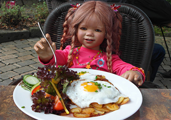 Image Germany Park Little girls Doll Plate Fried egg Grugapark Essen Food