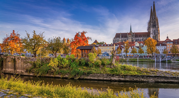 Hintergrundbilder Deutschland Haus Flusse Herbst Tempel Bayern Regensburg Städte