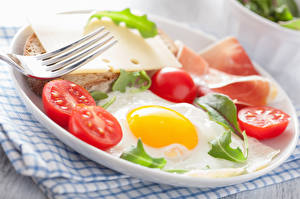 Wallpapers Butterbrot Tomatoes Fried egg Food