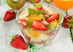 Bureaubladachtergronden Salade Fruit Aardbei Kiwi (fruit) Voedsel