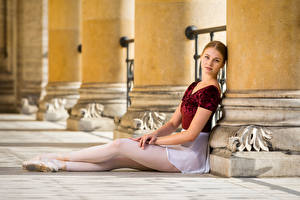 Fonds d'écran Regard fixé Assises Jambe Ballet Valerie jeunes femmes