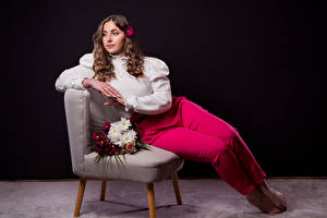 Fonds d'écran Bouquets Fauteuil S'asseyant Pantalon Chemisier La pose Oriane Filles images